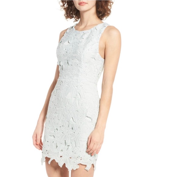 Astr Dresses & Skirts - ASTR White Textured Floral Body-Con Dress Sz S